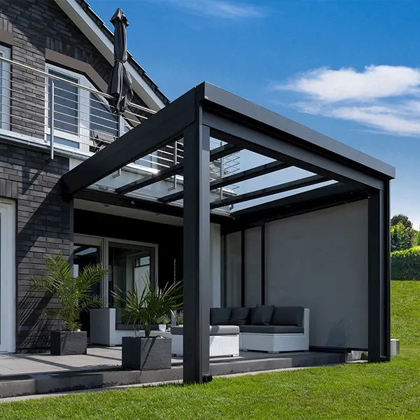 Terrassendach aus Glas und Aluminium